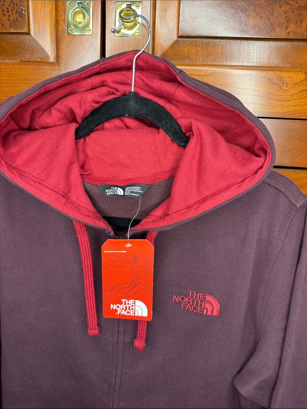 North Face Men's M Maroon Zip Hoodie with Red Lining NWT